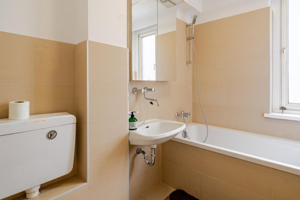 10 Minutes To City Centre And Next To Wien Hbf And Easy From Airport 外观 照片
